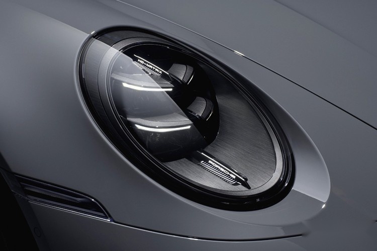 换装3.6T混动,最受欢迎的跑车,全新保时捷911来了!插图4 换装3.6T混动,最受欢迎的跑车,全新保时捷911来了!