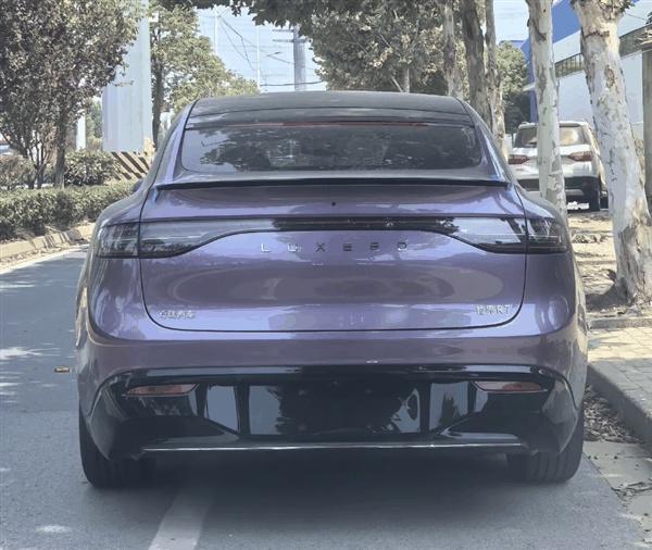 华为将发布首款轿跑SUV 余承东官宣智界R7:为年轻人设计插图3 华为将发布首款轿跑SUV 余承东官宣智界R7:为年轻人设计