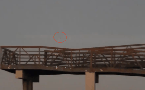 巴西拍到超清晰UFO！被网友的吐槽笑喷了