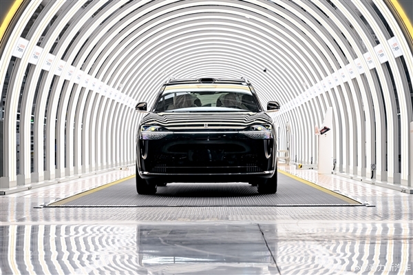 M9单月交1.8万台 华为鸿蒙智行4月销量出炉：越贵越畅销