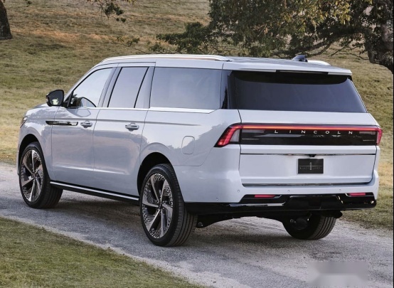 硬派感十足 全新林肯领航员亮相2024圆石滩车展插图4 硬派感十足 全新林肯领航员亮相2024圆石滩车展