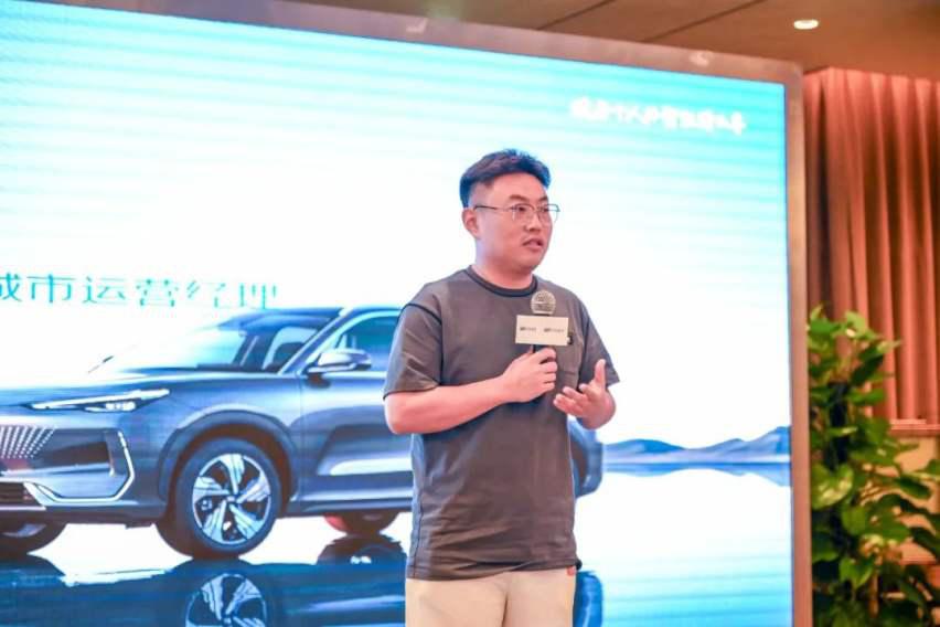 吉利银河E5重庆火爆交付 智享纯电SUV启航插图3