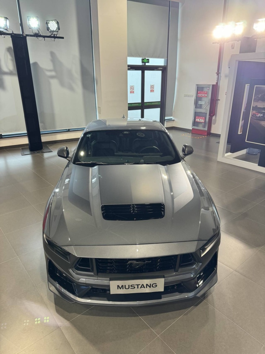 短试福特全新一代Mustang:暴雨中感受汽油味信仰插图3 短试福特全新一代Mustang:暴雨中感受汽油味信仰插图3