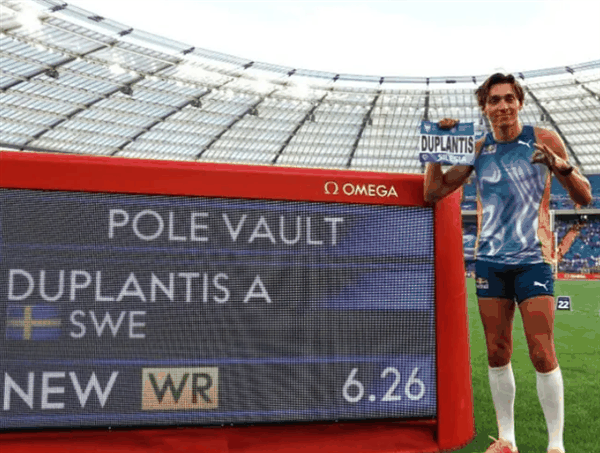 6米26!男子撑竿跳世界纪录再改写:瑞典名将三刷纪录插图 6米26!男子撑竿跳世界纪录再改写:瑞典名将三刷纪录