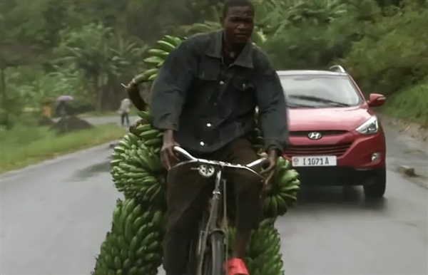 汽车博主把奥德彪本人请到了中国:不是让他带货 是帮他脱贫插图2 汽车博主把奥德彪本人请到了中国:不是让他带货 是帮他脱贫