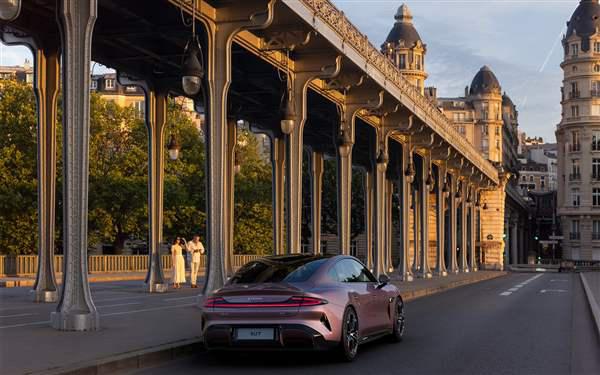 官方公布小米SU7巴黎之旅PC、手机壁纸 赶紧来换插图3 官方公布小米SU7巴黎之旅PC、手机壁纸 赶紧来换