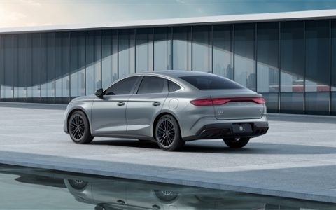 油耗仅2.9L工业奇迹！比亚迪秦L DM-i 7月爆卖32941辆