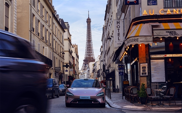 官方公布小米SU7巴黎之旅PC、手机壁纸 赶紧来换插图2 官方公布小米SU7巴黎之旅PC、手机壁纸 赶紧来换