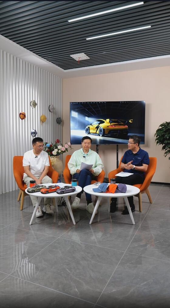 雷军谈欧洲之行:宝马工厂边生产边扩建 非常不可思议插图1 雷军谈欧洲之行:宝马工厂边生产边扩建 非常不可思议