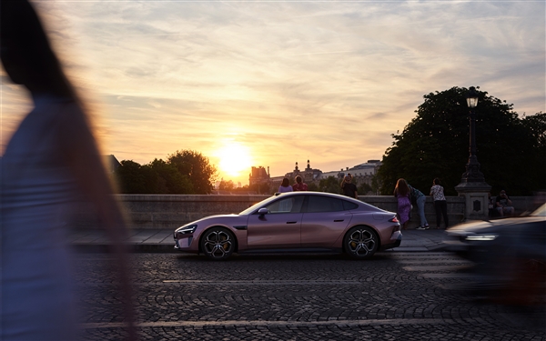 官方公布小米SU7巴黎之旅PC、手机壁纸 赶紧来换插图5 官方公布小米SU7巴黎之旅PC、手机壁纸 赶紧来换