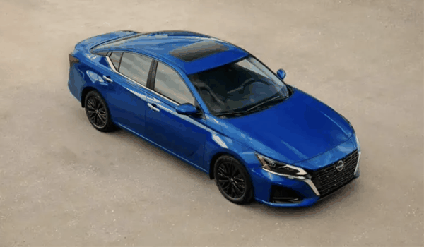 全系取消2.0T发动机！2025款日产天籁发布