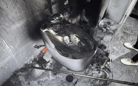 离家后未及时断电 北京一智能马桶突然起火