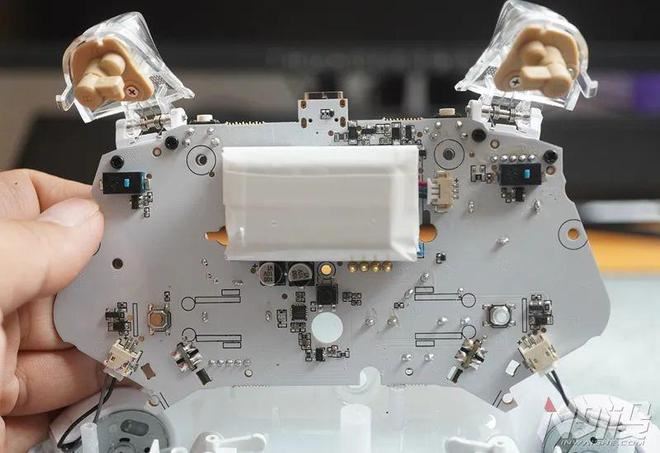 小鸡风行者2值得购买吗? 小鸡风行者2游戏手柄拆解评测插图14