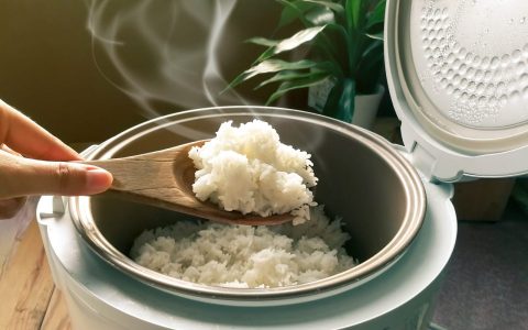 电饭煲内胆涂层掉了还能用吗