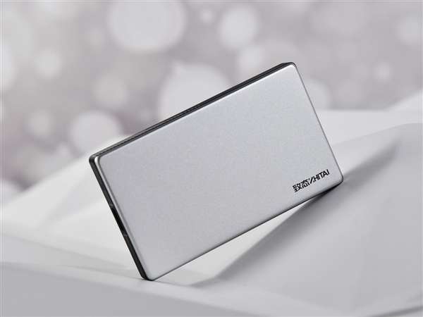 致态灵·先锋版移动固态硬盘评测:2000MB/s成就达成 办公效率提升Max!插图 致态灵·先锋版移动固态硬盘评测:2000MB/s成就达成 办公效率提升Max!