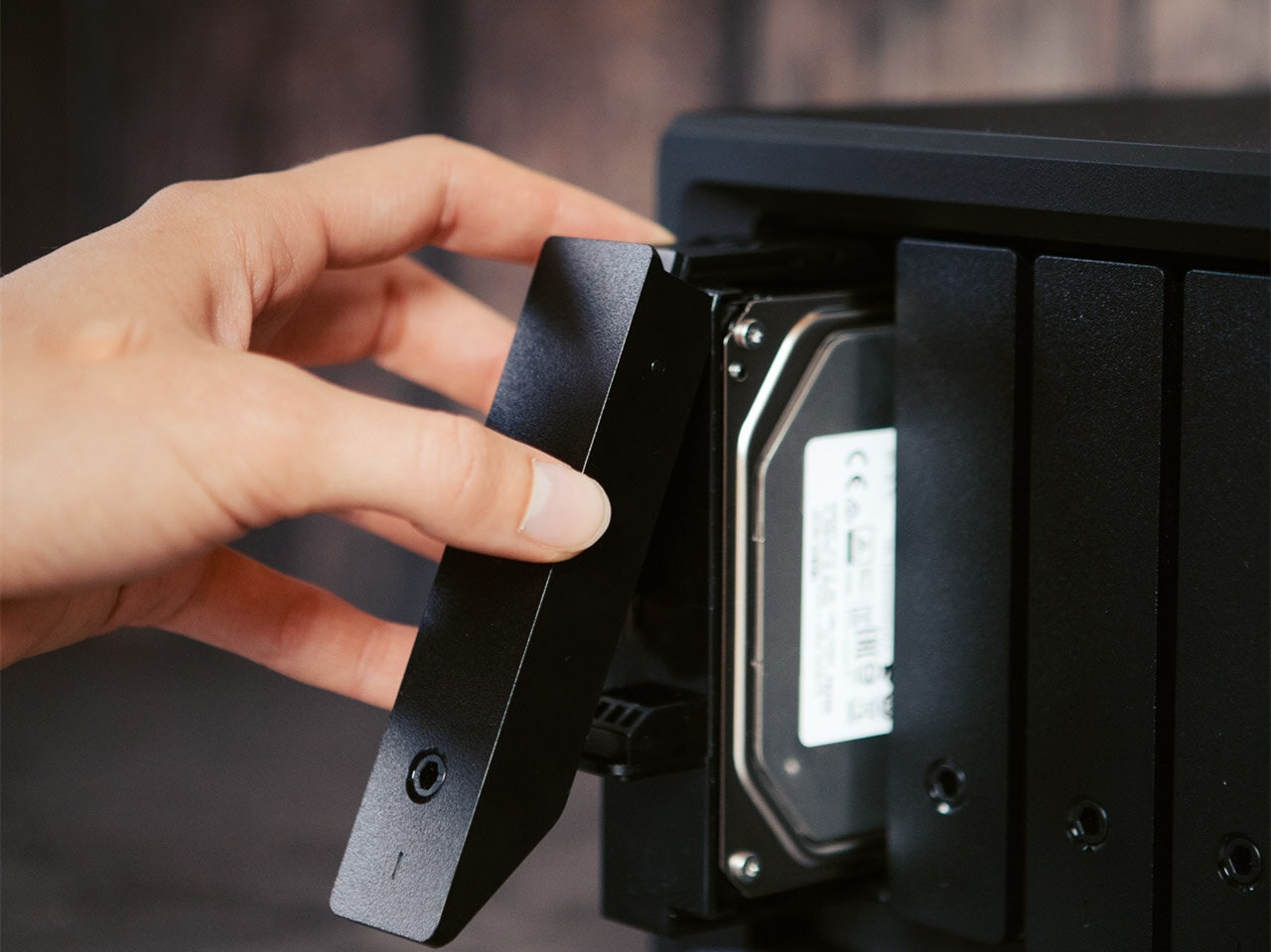 群晖NAS如何替换大容量硬盘