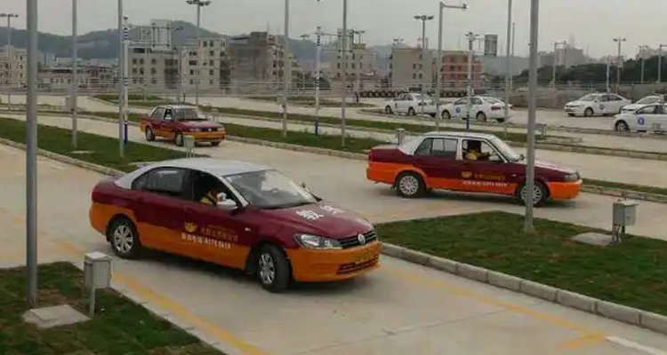 科目二听到开始考试再打火吗(科目二听到开始考试)