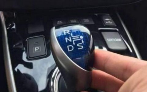 自动挡车跑高速用D档还是S档(自动挡车跑高速用什么模式)