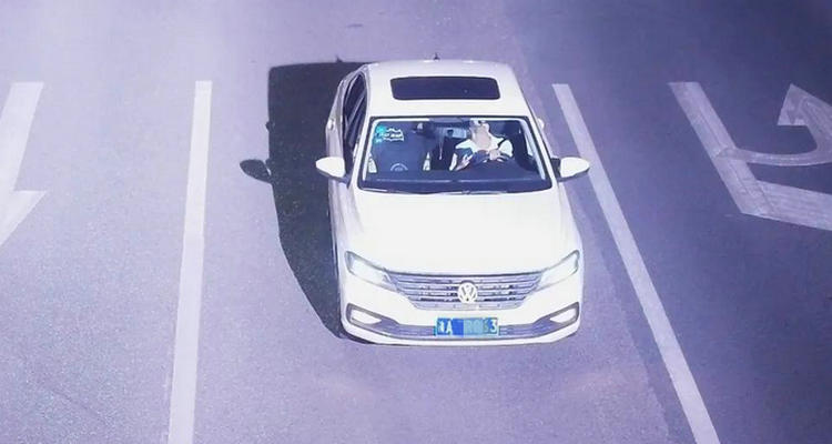 不按导向行驶扣几分罚多少钱(不按导向行驶扣多少分罚多少款)