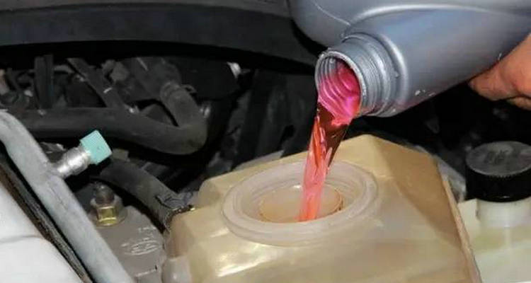 柴油货车防冻液多久换一次(柴油货车防冻液怎么换少需要注意哪些)