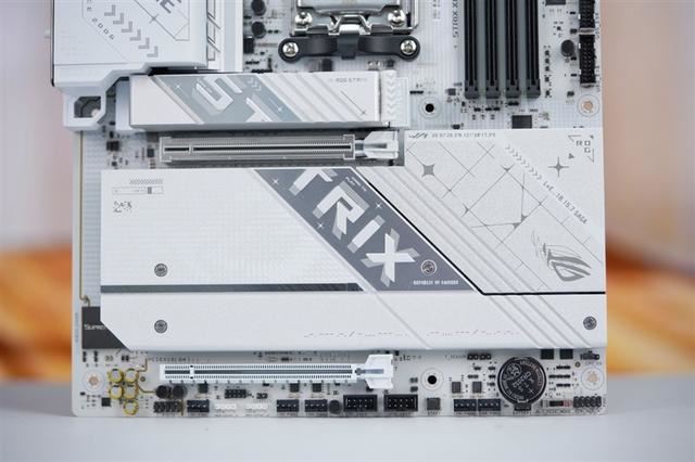 纯白外表下235W稳定释放! 华硕ROG STRIX X870-A GAMING WIFI吹雪主板评测插图3