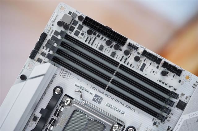 纯白外表下235W稳定释放! 华硕ROG STRIX X870-A GAMING WIFI吹雪主板评测插图5