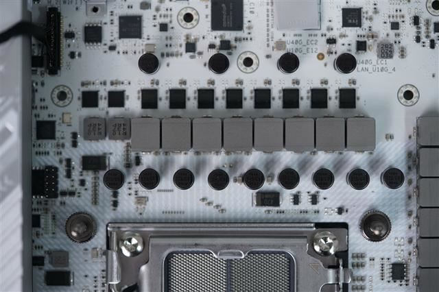 纯白外表下235W稳定释放! 华硕ROG STRIX X870-A GAMING WIFI吹雪主板评测插图17