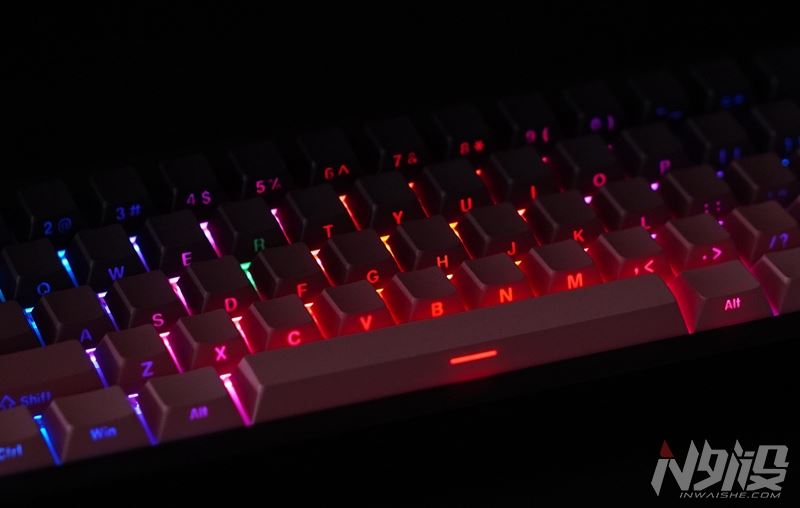 0.85寸屏幕+5000电池! 黑爵AK650三模机械键盘拆解评测插图8 0.85寸屏幕+5000电池! 黑爵AK650三模机械键盘拆解评测插图8