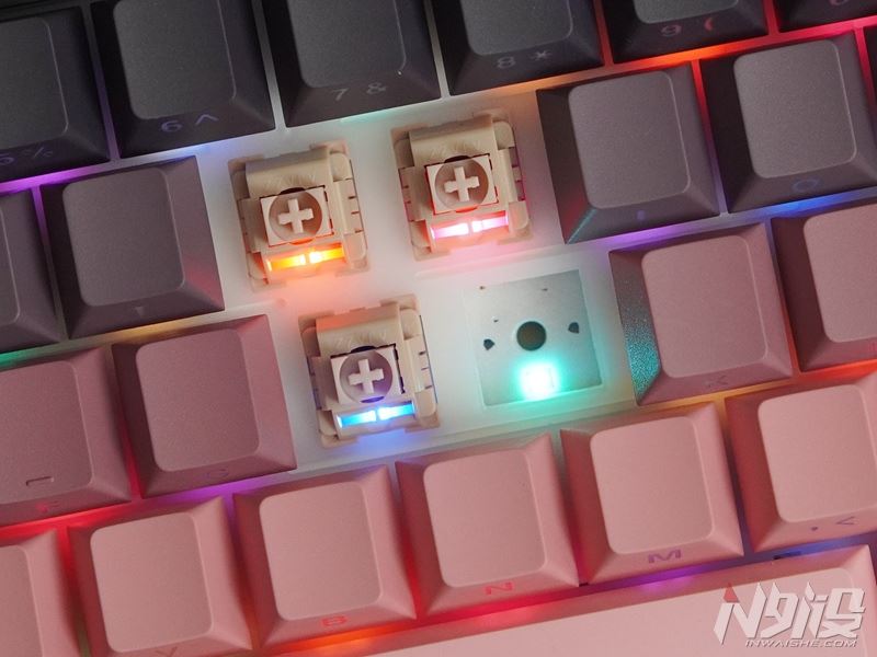 0.85寸屏幕+5000电池! 黑爵AK650三模机械键盘拆解评测插图10 0.85寸屏幕+5000电池! 黑爵AK650三模机械键盘拆解评测插图10