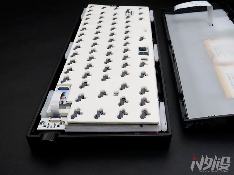 0.85寸屏幕+5000电池! 黑爵AK650三模机械键盘拆解评测插图12 0.85寸屏幕+5000电池! 黑爵AK650三模机械键盘拆解评测插图12