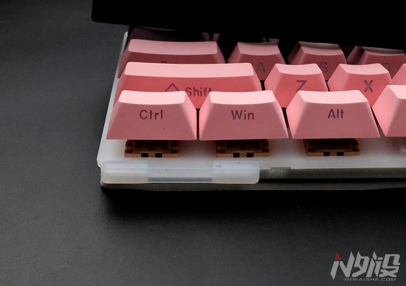 0.85寸屏幕+5000电池! 黑爵AK650三模机械键盘拆解评测插图14 0.85寸屏幕+5000电池! 黑爵AK650三模机械键盘拆解评测插图14