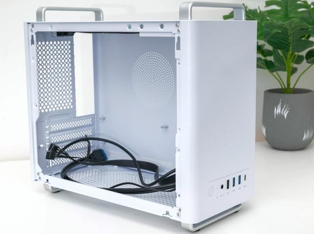 8万散热孔驰骋黑神话? 硕一凤凰U320桌面极简机箱装机测评插图6