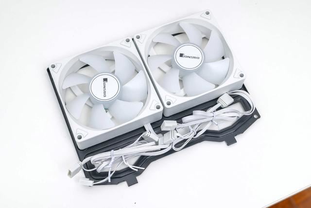 8万散热孔驰骋黑神话? 硕一凤凰U320桌面极简机箱装机测评插图24