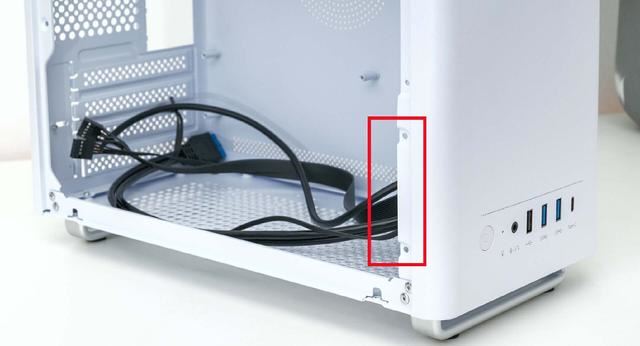 8万散热孔驰骋黑神话? 硕一凤凰U320桌面极简机箱装机测评插图27