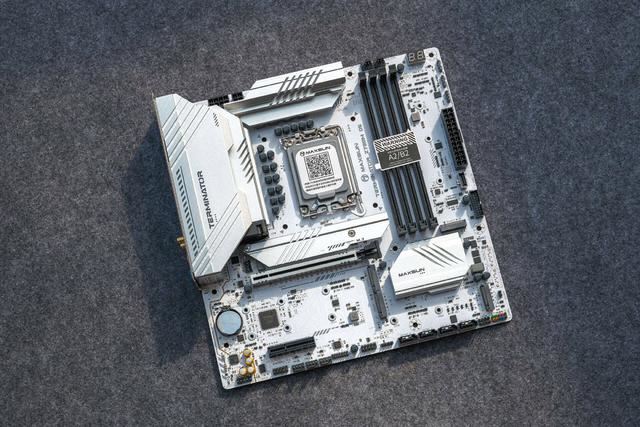 8万散热孔驰骋黑神话? 硕一凤凰U320桌面极简机箱装机测评插图32