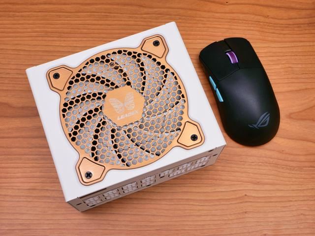 8万散热孔驰骋黑神话? 硕一凤凰U320桌面极简机箱装机测评插图39