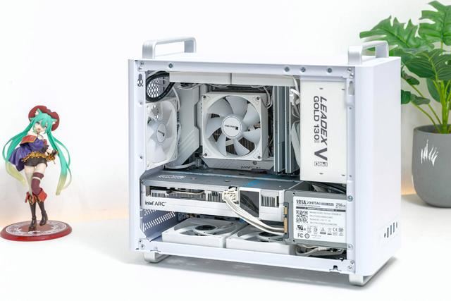 8万散热孔驰骋黑神话? 硕一凤凰U320桌面极简机箱装机测评插图42