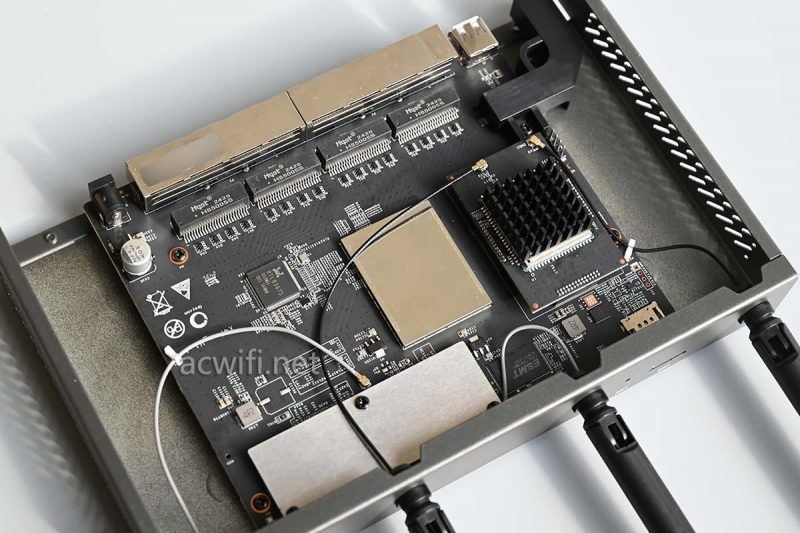 八网口内置4G上网! 蒲公英X4pro路由器拆机测评插图10