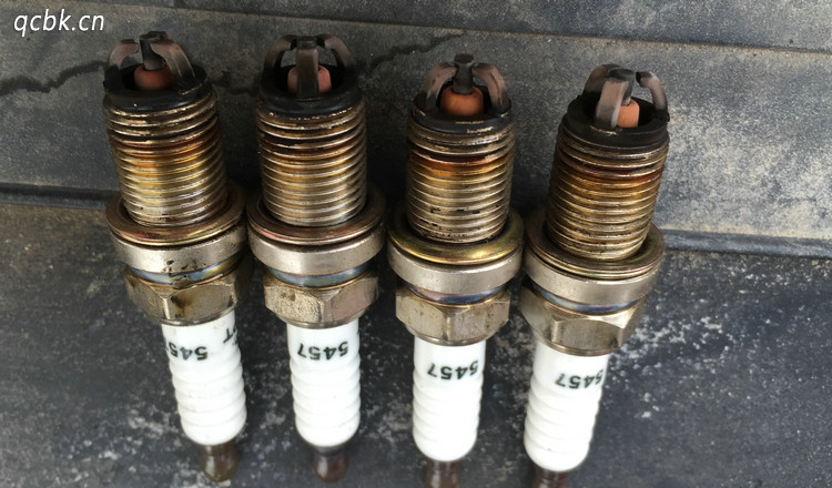 火花塞是干什么用的(火花塞是干啥的)