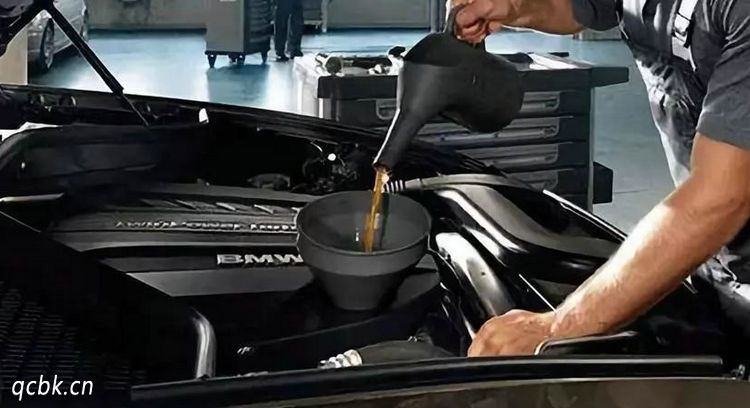 机油多一点点对车有影响吗(机油多了点会怎么样)插图 机油多一点点对车有影响吗(机油多了点会怎么样)插图