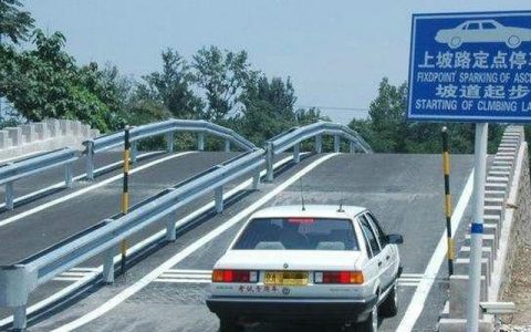 科目二上坡定点起步技巧(科目二上坡定点找30公分对线怎么对)