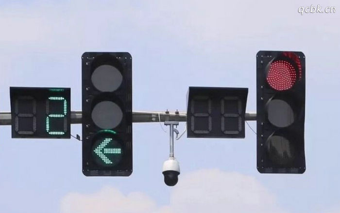 开车闯红灯扣多少分罚多少钱(开车闯红灯扣多少分)