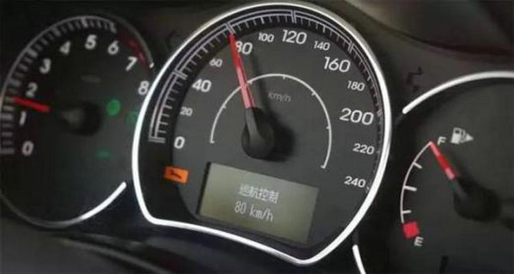 私家车一公里耗油多少钱(私家车一公里耗油一块钱)