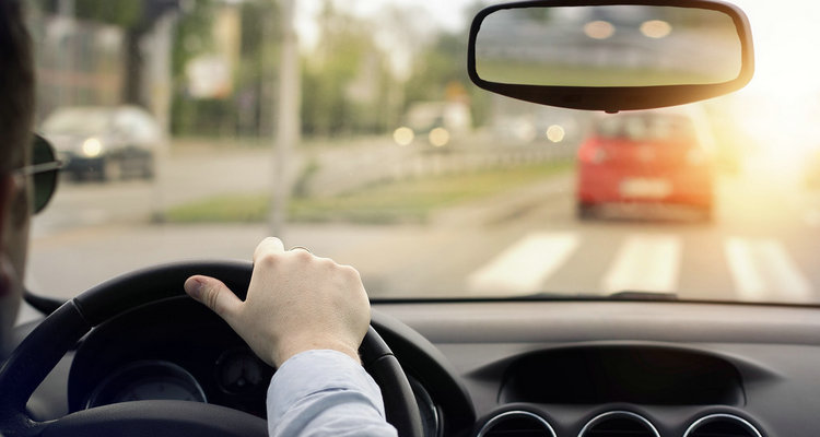 新能源车快充和慢充的区别(新能源车快充和慢充电费一样吗)