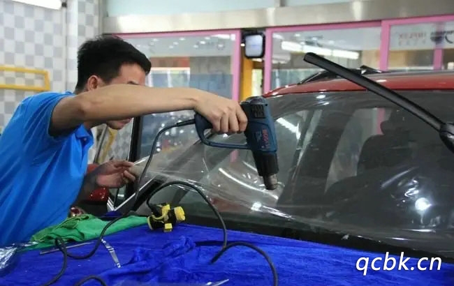 汽车贴膜注意事项有哪些(汽车贴膜注意事项和验收标准?)