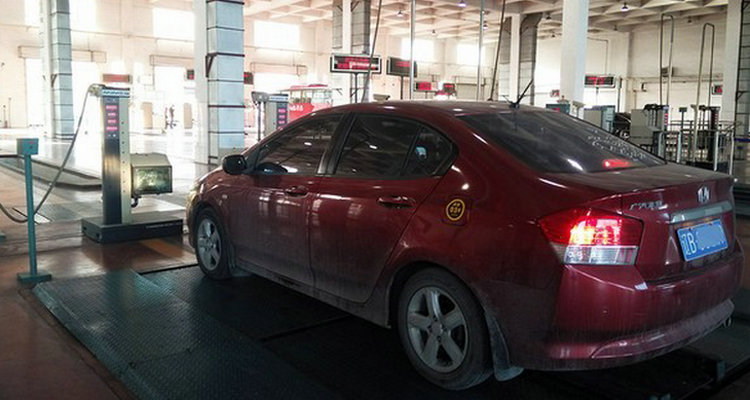 小轿车年审的流程是什么(小轿车年审流程及费用)插图