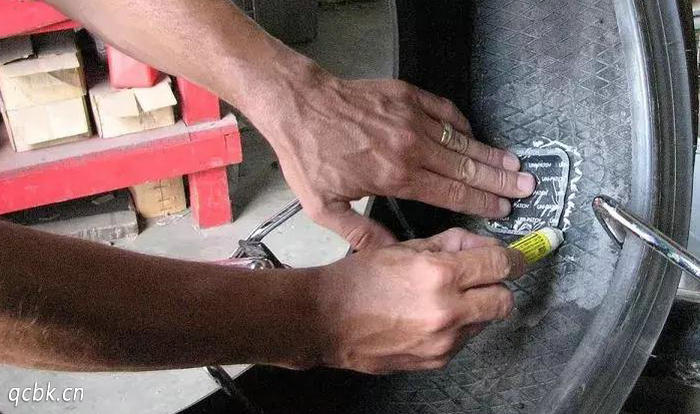 补胎需要做四轮定位吗(补胎做四轮定位收费吗)