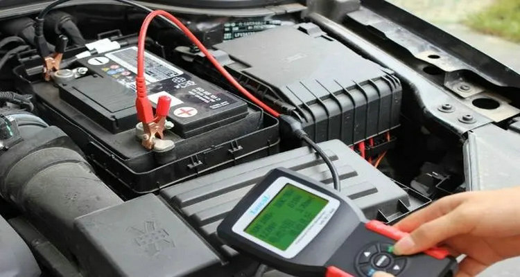 汽车电池没电了如何启动汽车(汽车电池没电了刹车踩不动)