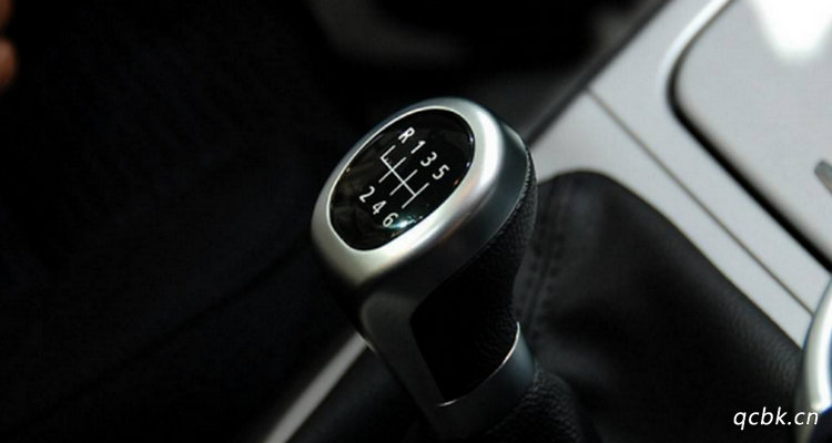 手动挡汽车起步步骤是什么(手动挡汽车起步熄火)