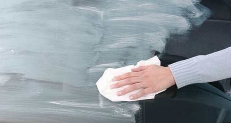 风挡玻璃有划痕如何处理(风挡玻璃有划痕怎么能去除)